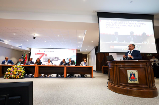 Ranilson Ramos discursa em evento. Foto: Divulgação/TCE-BA