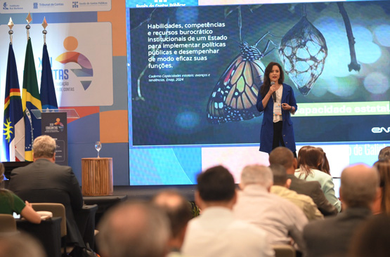 Palestra de Betânia Lemos. Foto: Marília Auto.