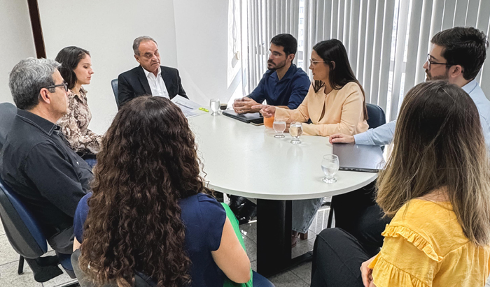 Conselheiro Ranilson Ramos realiza reunião com auditores do TCE